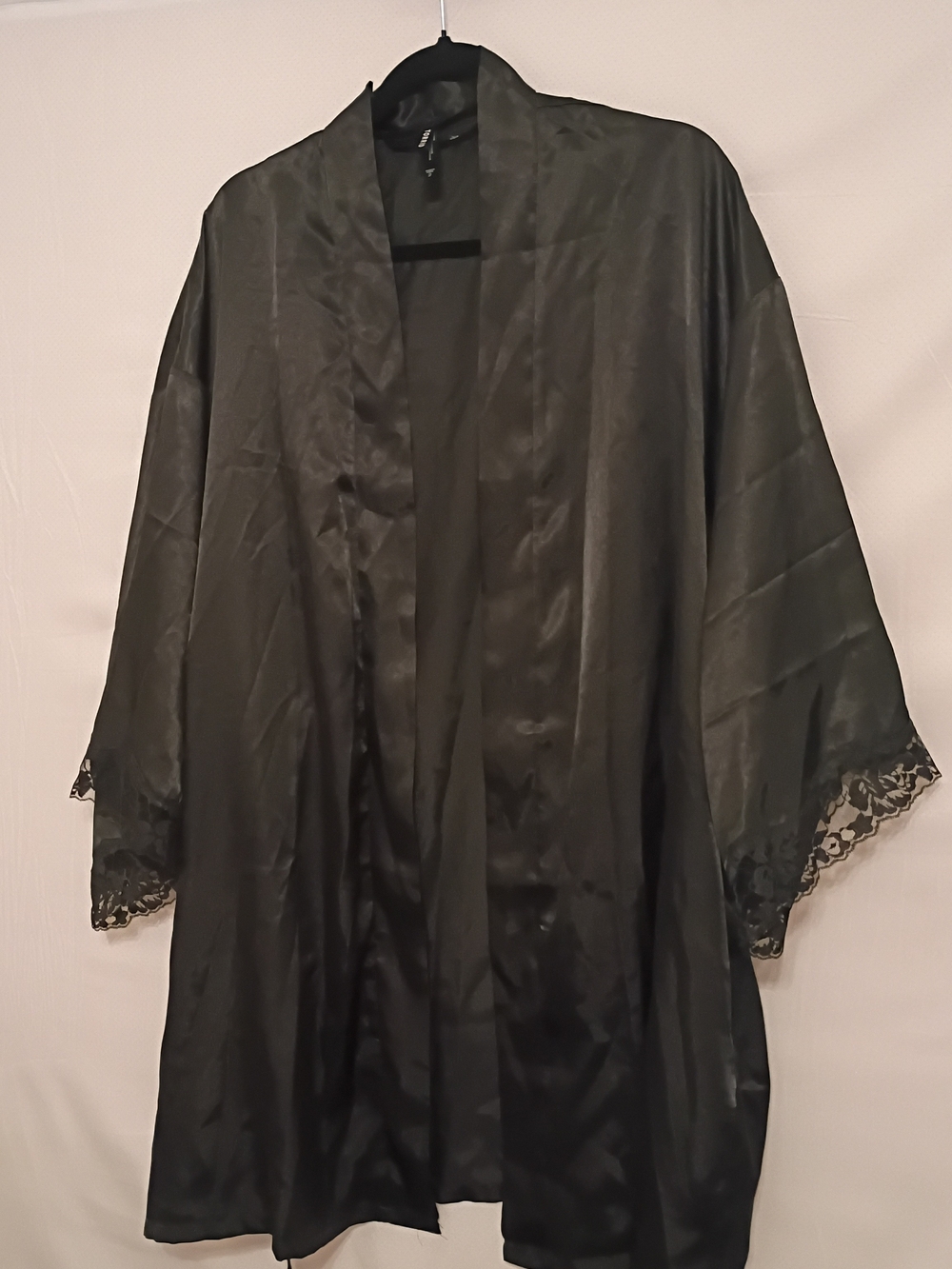 Torrid Plus Size 2 Satin Lace-Trim Kimono Robe - Black